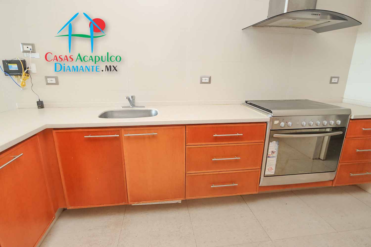 Ocean Front 106 - Cocina antes de Otis 2